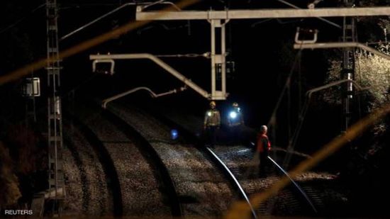 قتيل و16 جريحًا في تصادم قطارين ببرشلونة