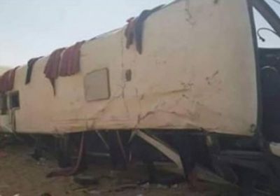 مصرع وإصابة عدد من المعتمرين بحادث مروري مروع في أبين