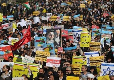 " بلومبرغ ": إيران بحاجة إلى ثورة جديدة تحقق الديمقراطية للشعب