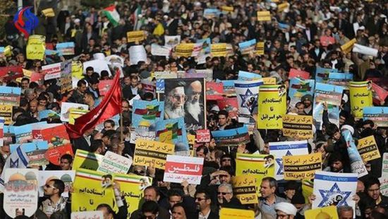 " بلومبرغ ": إيران بحاجة إلى ثورة جديدة تحقق الديمقراطية للشعب