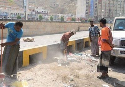 بن شبراق يعلن إطلاق آلية جديدة لتحسين مستوى النظافة بساحل حضرموت 
