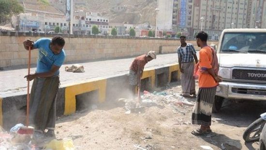 بن شبراق يعلن إطلاق آلية جديدة لتحسين مستوى النظافة بساحل حضرموت 