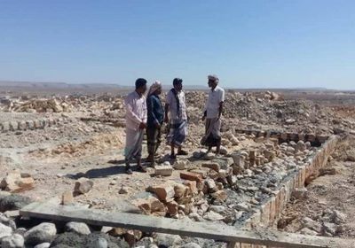 مدير عام  "غيل بن يمين" يتفقد سير العمل في مشروع خزان مياه لقنة دفيش