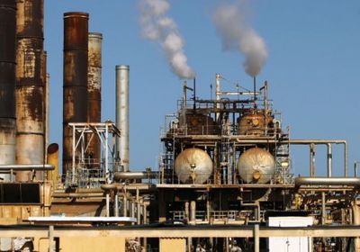 غارات جوية تحذيرية للجيش الليبي قرب حقل "الفيل" النفطي