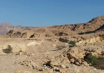 فريق المساحة الجيولوجية والثروات المعدنية يقييم معدن الجبس بجزول - حجر&nbsp;&nbsp;