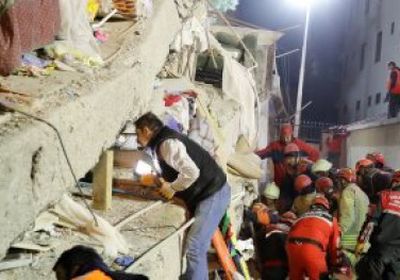 ارتفاع ضحايا انهيار مبنى بإسطنبول إلى 21 قتيلًا و14 مصابًا