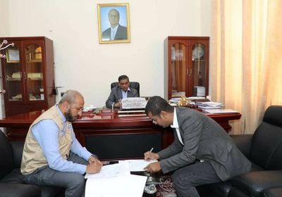 برعاية البحسني.. اتفاقية لتنفيذ مشروع نظافة شوارع وأحياء مدينة المكلا 