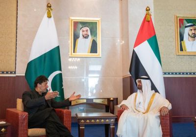بن زايد يستقبل رئيس الوزراء الباكستاني " صور "