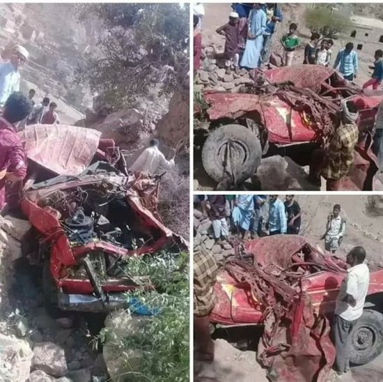 مصرع أربعة من أسرة واحدة بحادث مروع في إب