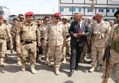 رئيس الأركان يتفقد عملية إعادة تاهيل فرع المؤسسة الاقتصادية بالمعلا