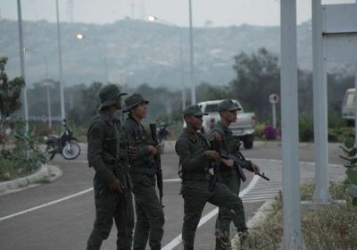 مادورو يأمر بنشر قوات خاصة عند حدود كولومبيا