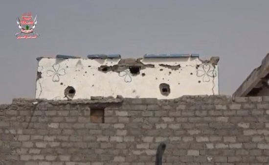قصف حوثي للمنازل ونزوح جماعي للمواطنين في التحيتا (فيديو)