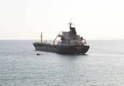 باخرة الديزل "أميرة عدن" تبدأ تفريغ حمولتها بمنشآت الخزن النفطي بالمكلا