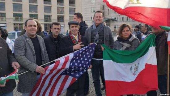 تظاهرات إيرانية بمشاركة أمريكية احتجاجًا على الحكم المللي في برلين