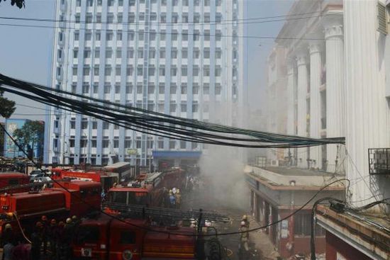 مقتل 17 شخصاً بحريق فندق في نيودلهي الهندية
