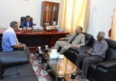 البحسني يبحث إجراءات تفعيل نشاط فرعي المؤسسة الاقتصادية بالمكلا وسيئون