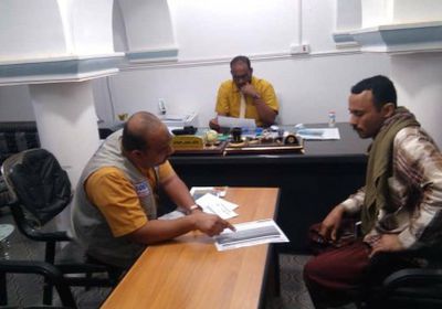 مدير عام تريم يطلع على مشروع " النقد مقابل العمل " 