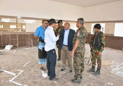 وكيل "الداخلية" يتفقد مشروع إعادة تأهيل معسكر قوات الأمن الخاصة بعدن