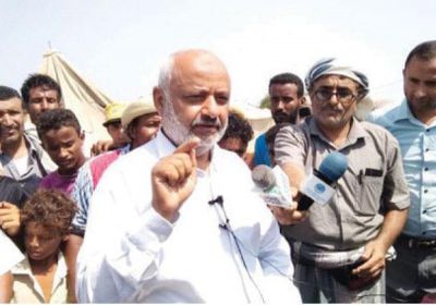 محافظ الحديدة يزور موقع مشروع مخيم نازحي المحافظة