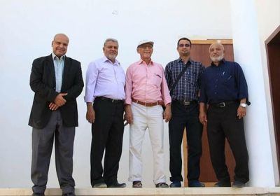 رئيس جامعة سيئون يتسلم تقريرًا عن مشكلة تهدم جزء من سور شبام التاريخي