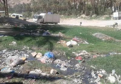أهالي منطقة رباط باعشن يناشدون محافظ حضرموت بإنقاذ قريتهم من كارثة المجاري.. (صور)