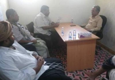 مدير عام دوعن يتفقد إدارة الكهرباء بالمديرية