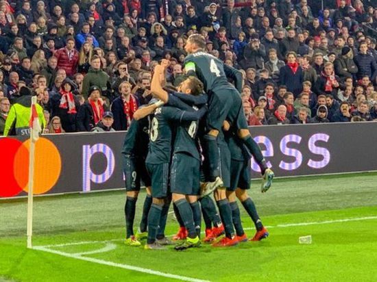 ريال مدريد يفوز 2-1 على أياكس أمستردام في دوري أبطال أوروبا