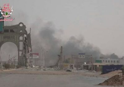 قصف حوثي جديد لمنازل المواطنين بحيس.. وإصابة عدد من المواطنين