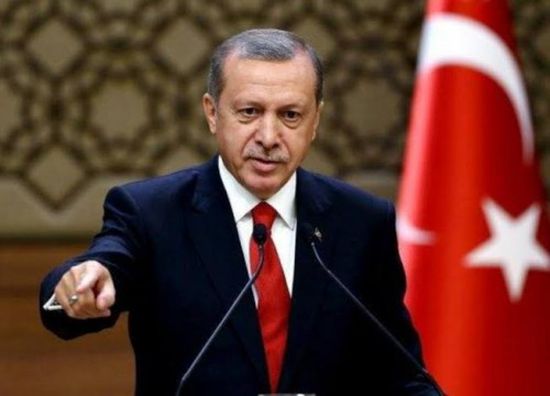 إعلامي يُغرد عن رقص أردوغان في الكرملين والبيت الأبيض (تفاصيل)
