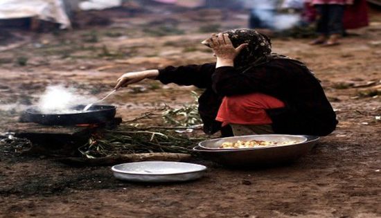 الموقد الشمسي.. حيلة أم همدان للتغلب على انتهاكات المليشيات