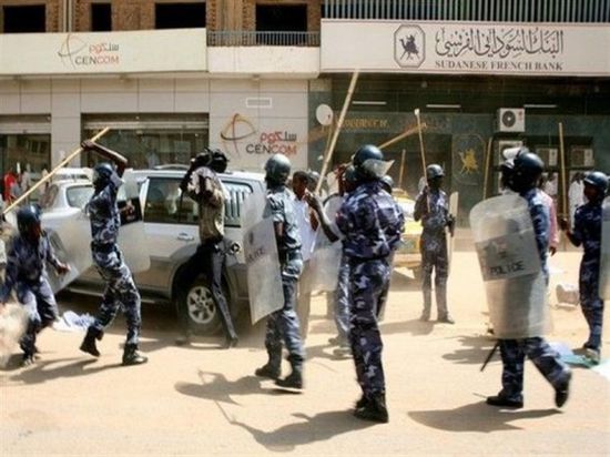 مقتل شرطي سوداني متأثراً بإصابته خلال الاحتجاجات