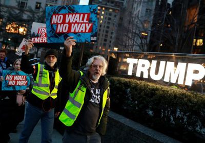 مظاهرات بنيويورك تنديدًا لإعلان ترامب الطوارئ