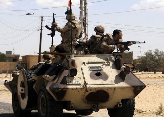 تفاصيل مقتل وإصابة 15 عسكريًا بمصر في مواجهات مع إرهابيين