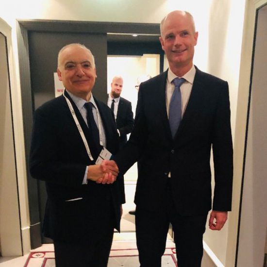 سلامة يلتقي وزير الخارجية الهولندي