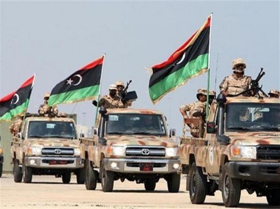 الجيش الليبي يحتفل بانتصاراته على الإرهابيين جنوبي البلاد (فيديو)