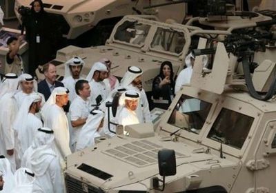 الإمارات توقع صفقات عسكرية بقيمة مليار و 300 مليون دولار