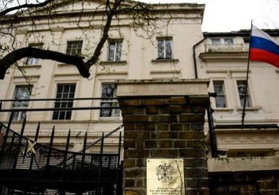 روسيا: تعليق العلم الروسى على كاتدرائية ساليزبوري في بريطانيا "مستفز"&nbsp;