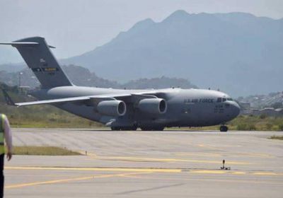 وفد أمريكي يزور موقع تخزين المساعدات بحدود كولومبيا قبل نقلها لفنزويلا