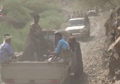 عاجل.. مصرع عشرات الحوثيين باشتباكات مع " العمالقة " و" اللواء 20 " في تعز