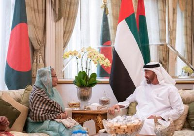 الحربي ينشر صورة للشيخ زايد ورئيس بنجلاديش