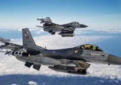 القوات الجوية الكندية تتسلم طائرتين مقاتلتين من استراليا