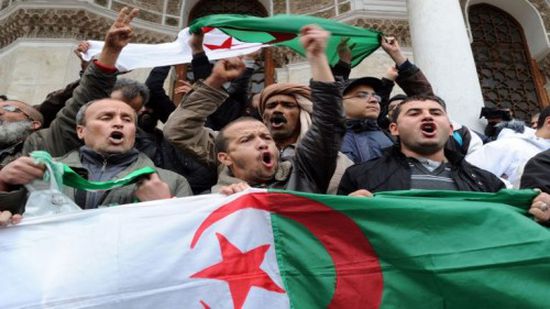 الجزائر.. الدفاع والشرطة يدعمان بوتفليقة في انتخابات الرئاسة القادمة