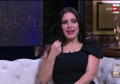 الفنانة ميرنا وليد :" اتحدى أي حد لو شاف ليا فستان فاضح أو قبلات " (فيديو)