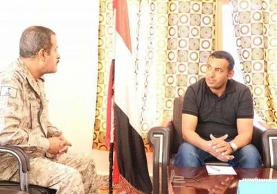 محافظ سقطرى يناقش ترتيبات الحجاج مع قائد التحالف بالمحافظة 
