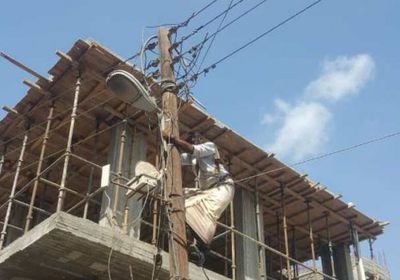 كهرباء عدن تدشن حملة فصل الربط العشوائي وتحصيل المديونية (صور)