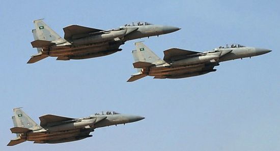 تفاصيل غارات التحالف العربي على قاعدة الديلمي الجوية
