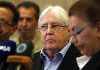 إعلامي لـ حكومة هادي: لماذا لا تُطالبون بتغيير غريفيث؟