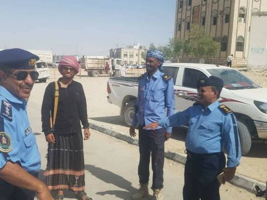 مدير عام شرطة السير بالمهرة يتفقد فرع مديرية شحن الحدودية