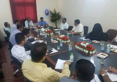 رئيس جامعة سيئون يترأس اجتماع لجنة دراسة تطوير الكليات والاستحداثات