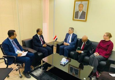 تفاصيل لقاء الإرياني بالسفير الأمريكي لدى اليمن